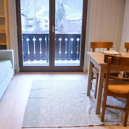 Les Charmoz.6 Apartment Chamonix